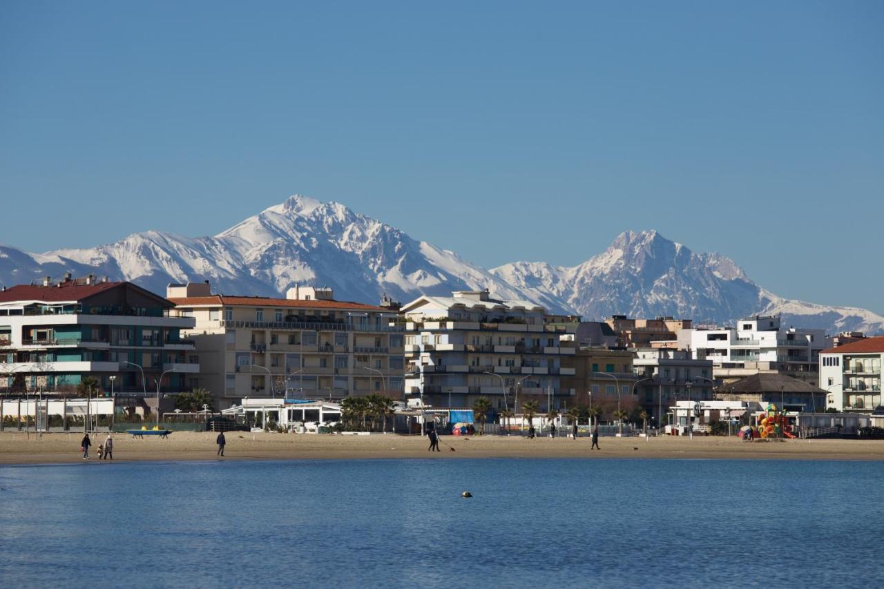 "Casa Incantevole" Fronte Mare Pescara - Appartamento Via Buozzi Exterior foto