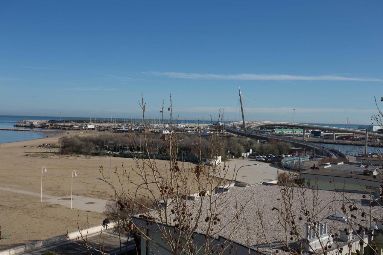 "Casa Incantevole" Fronte Mare Pescara - Appartamento Via Buozzi Exterior foto